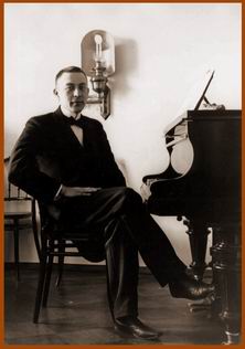 Файл:Sergei Rachmaninoff (msk1910-s).jpg