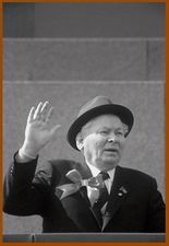 ...нет, это не призрак, это Черненко...